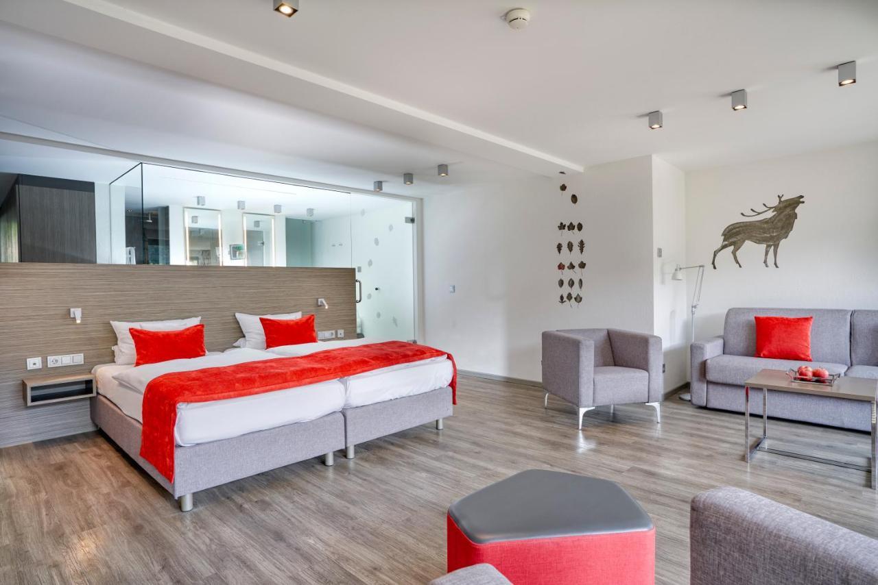 Hotel Traube Tonbach Байрсброн Экстерьер фото