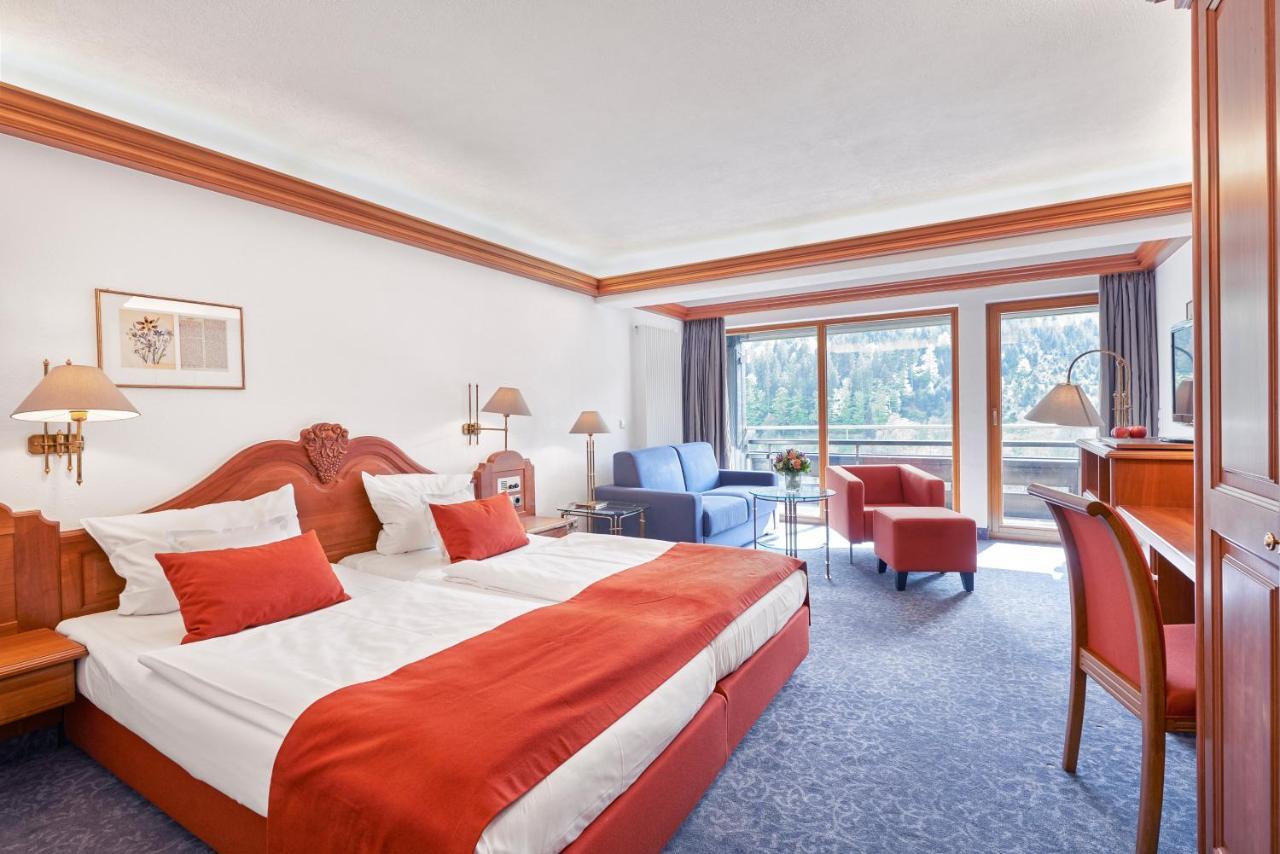 Hotel Traube Tonbach Байрсброн Экстерьер фото