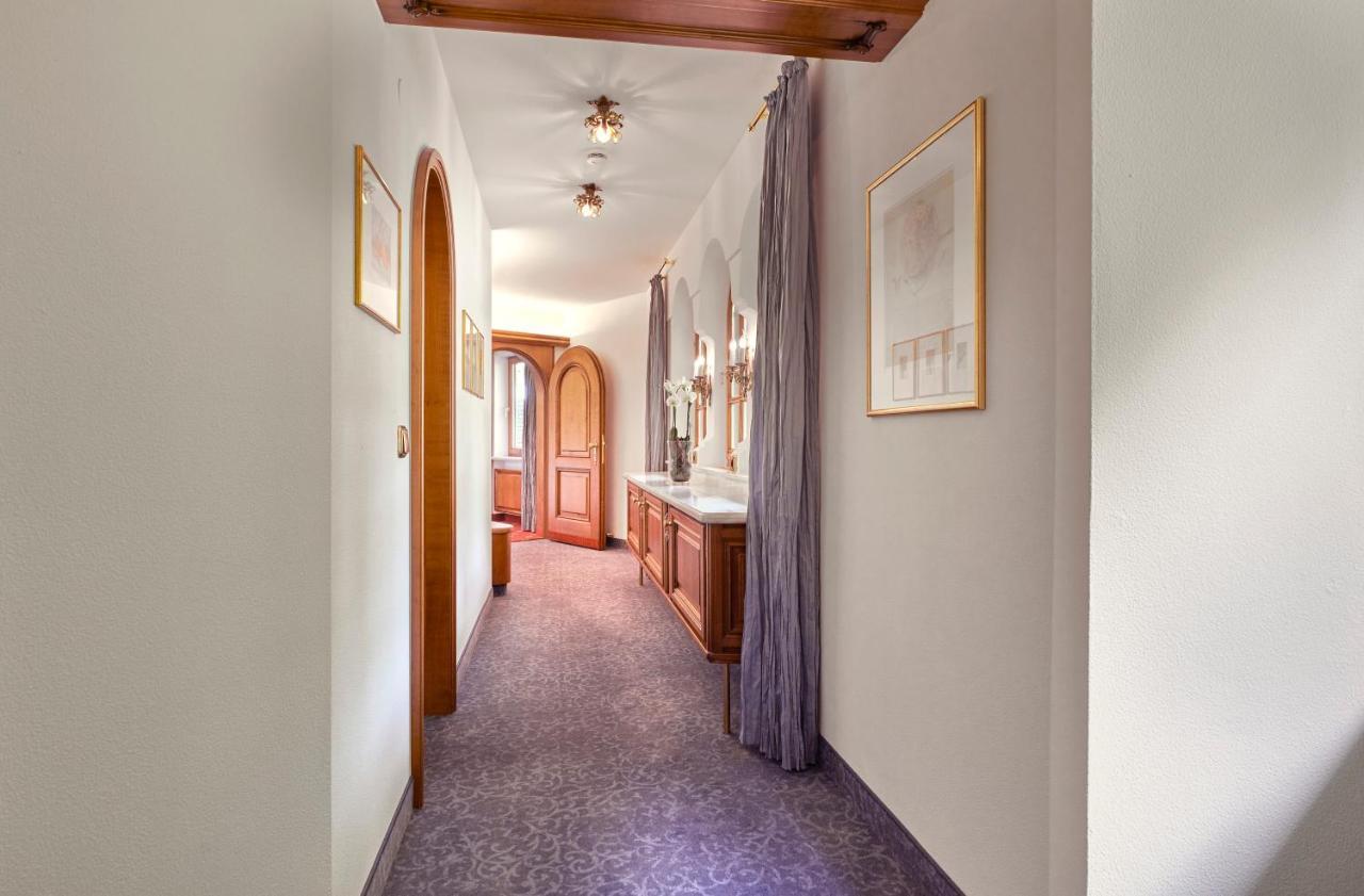 Hotel Traube Tonbach Байрсброн Экстерьер фото
